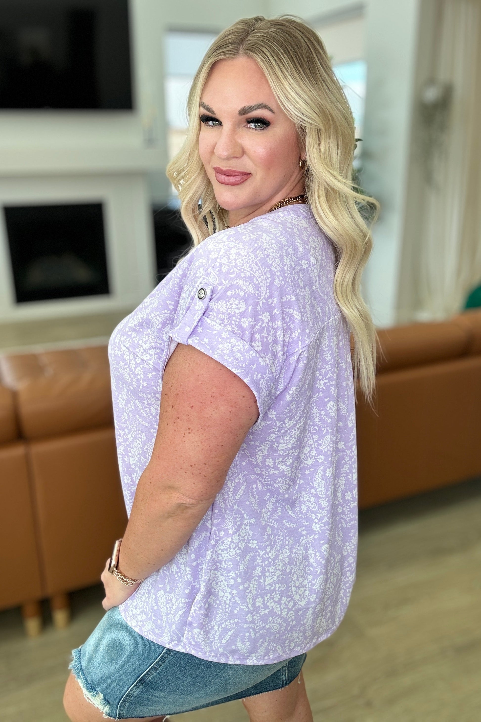 Lizzy Cap Sleeve Top in Lavender and White Floral - Hey Hunni LLC