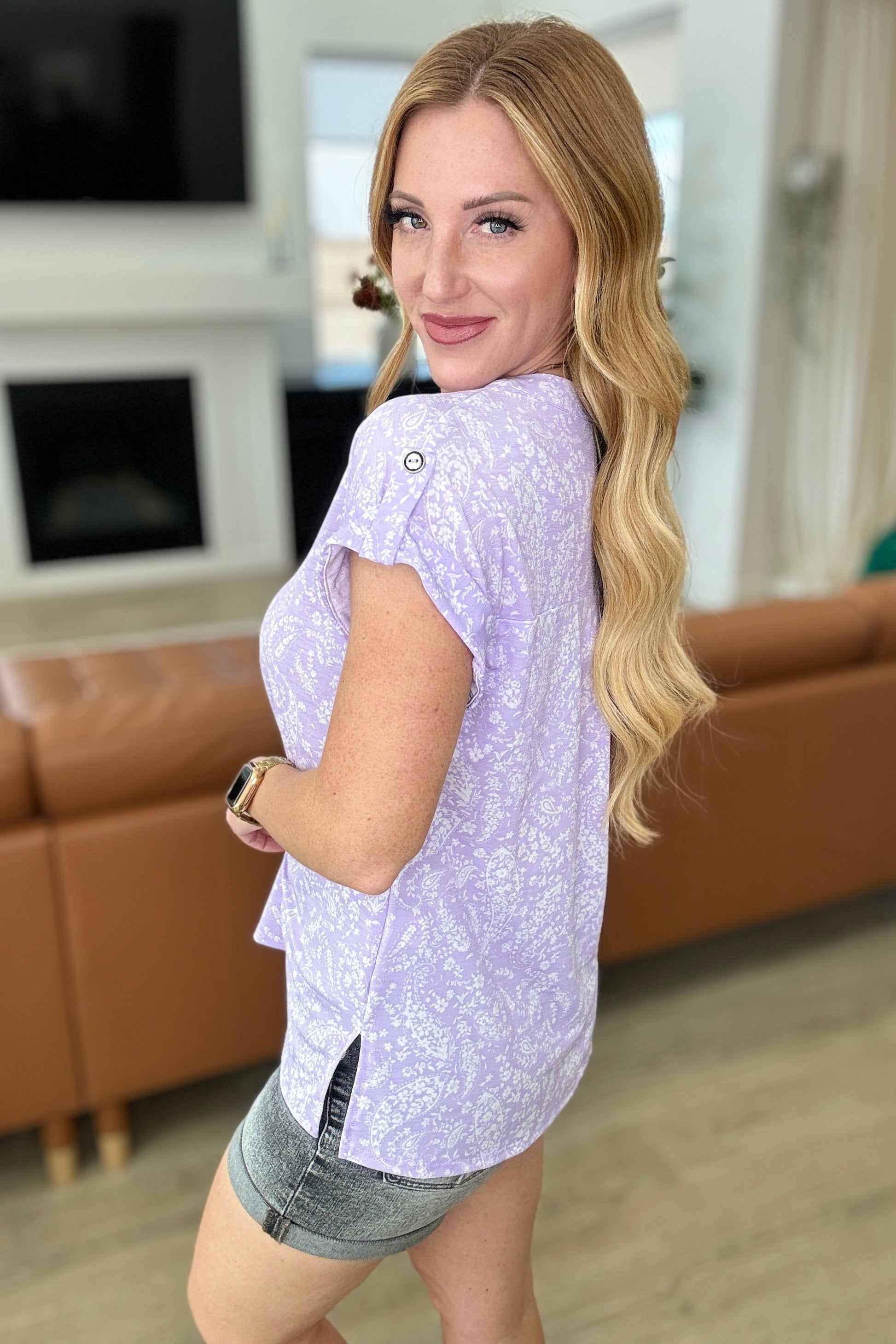 Lizzy Cap Sleeve Top in Lavender and White Floral - Hey Hunni LLC