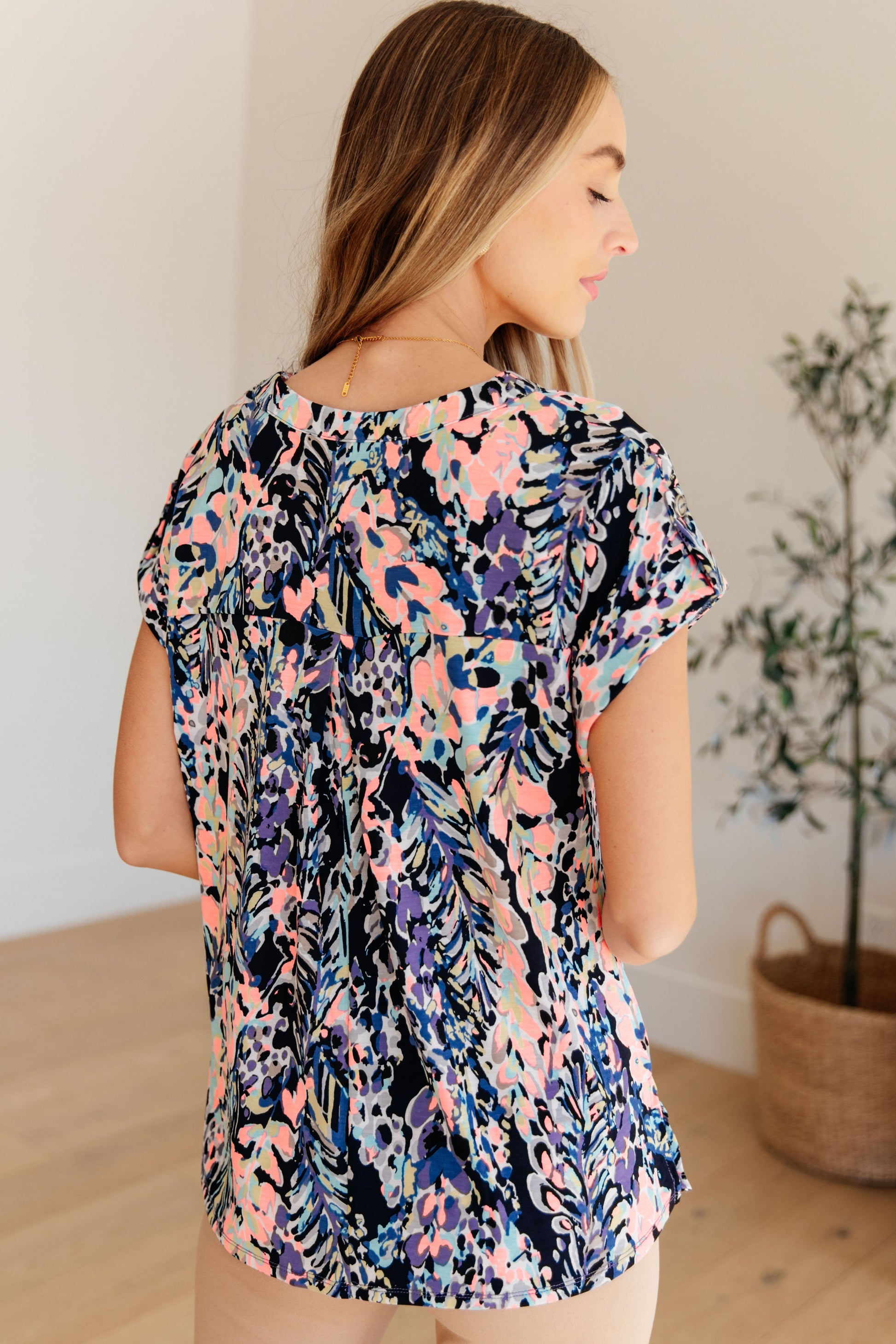 Lizzy Cap Sleeve Top in Navy Abstract Floral - Hey Hunni LLC