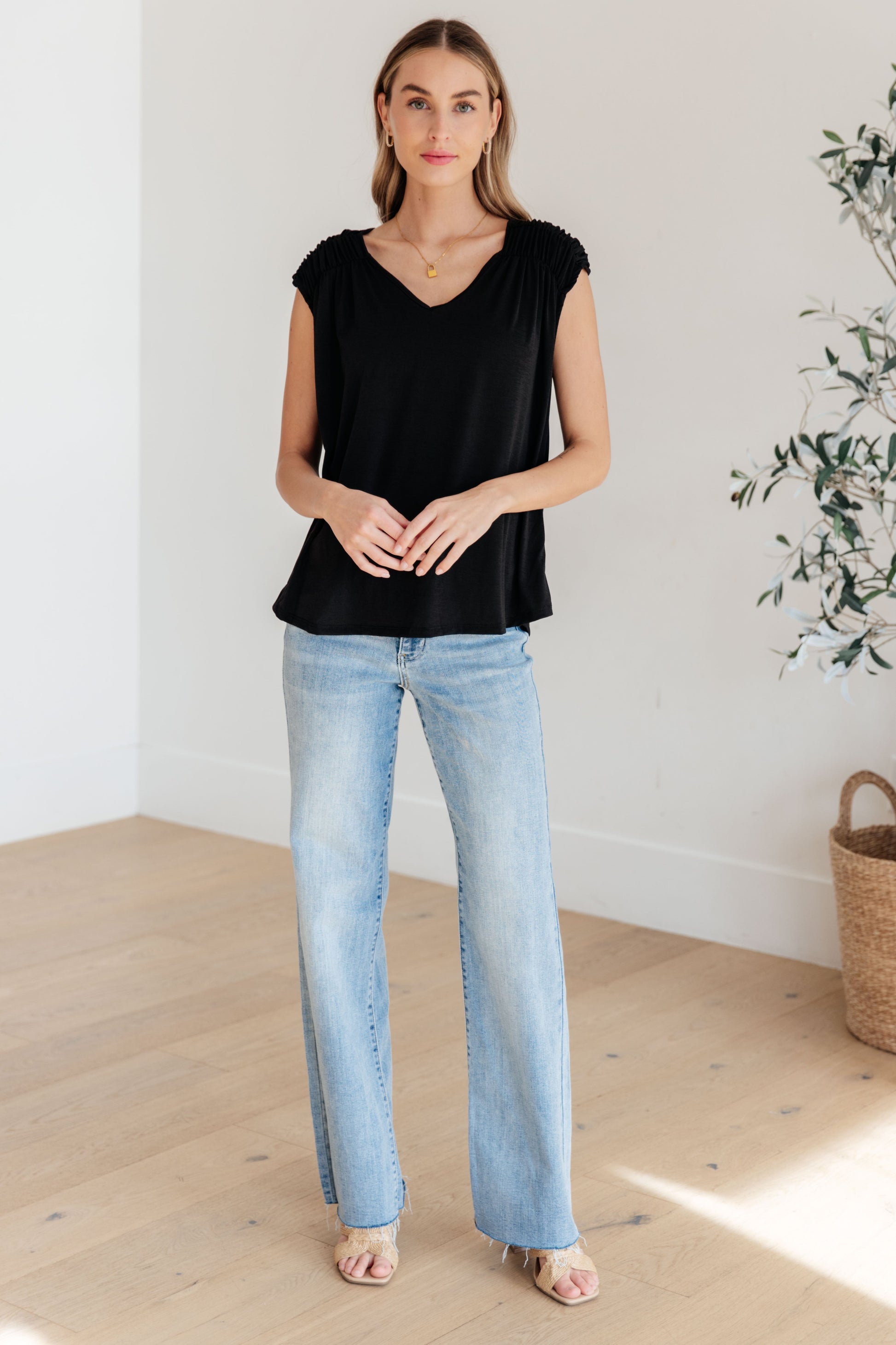 Ruched Cap Sleeve Top in Black - Hey Hunni LLC