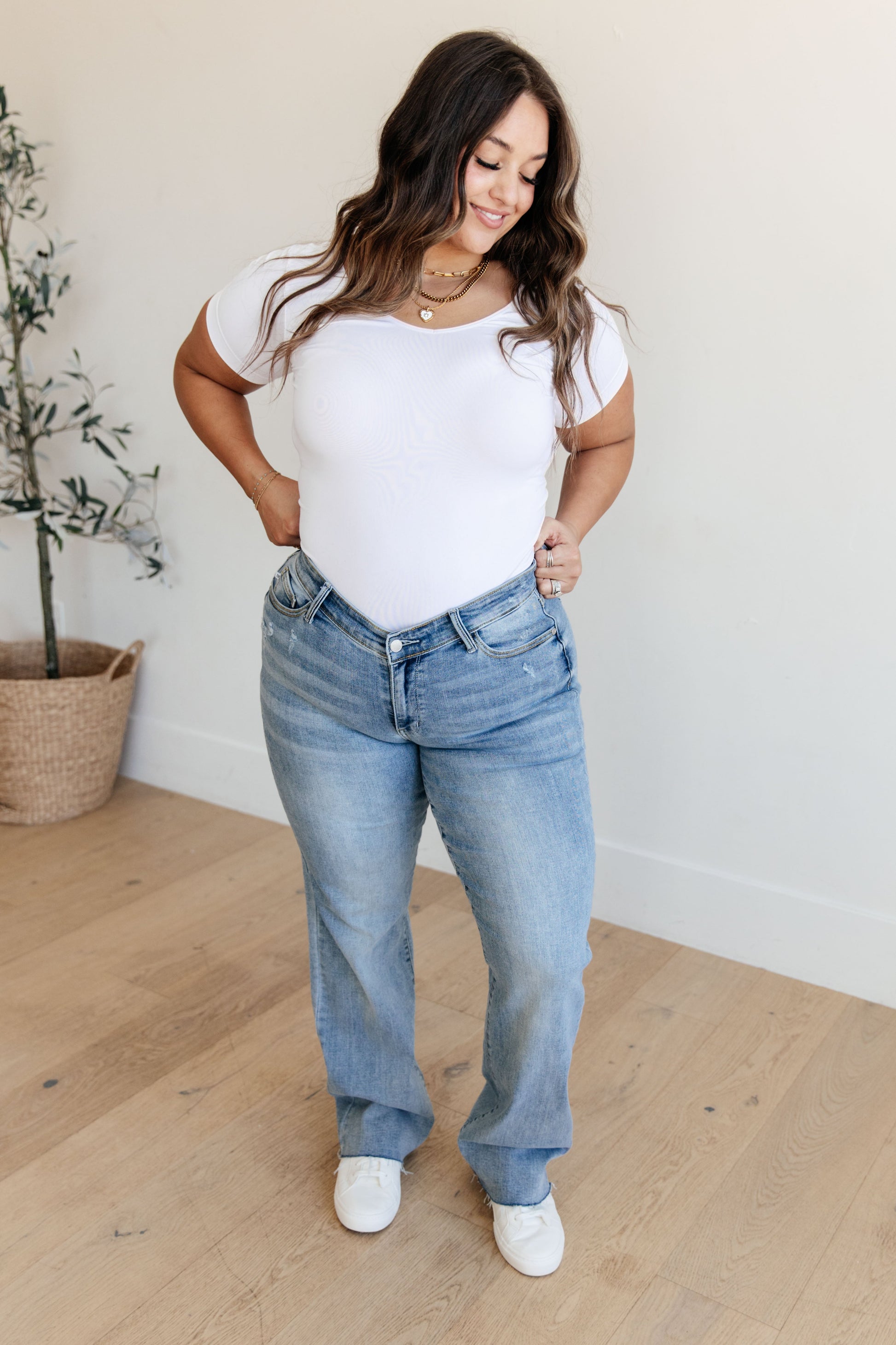 Mildred High Rise V Front Waistband Straight Jeans - Hey Hunni LLC