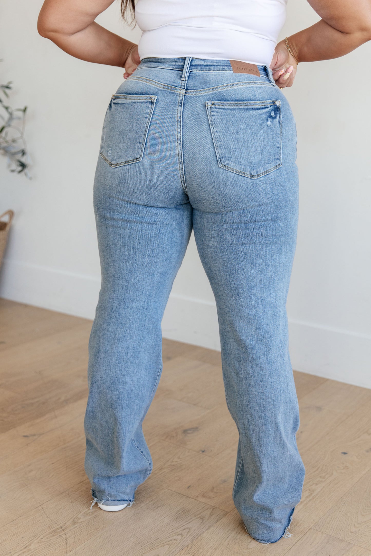 Mildred High Rise V Front Waistband Straight Jeans - Hey Hunni LLC